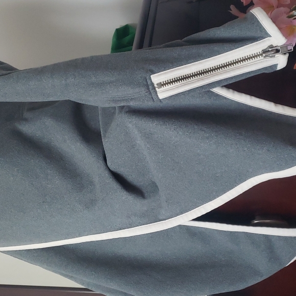 Lululemon “Presence of Mind” cardigan - Picture 4 of 16